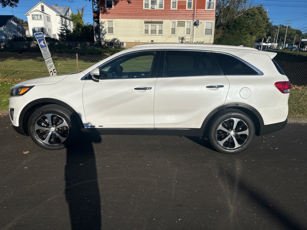 Photo 2 of this KIA SORENTO