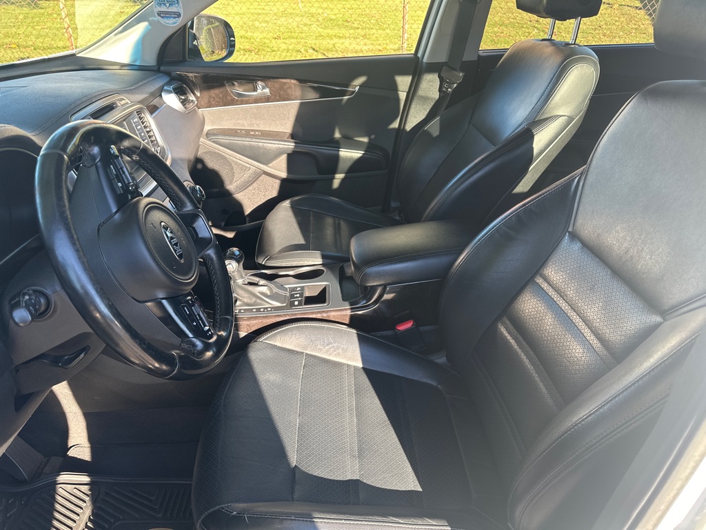 Photo 9 of this KIA SORENTO