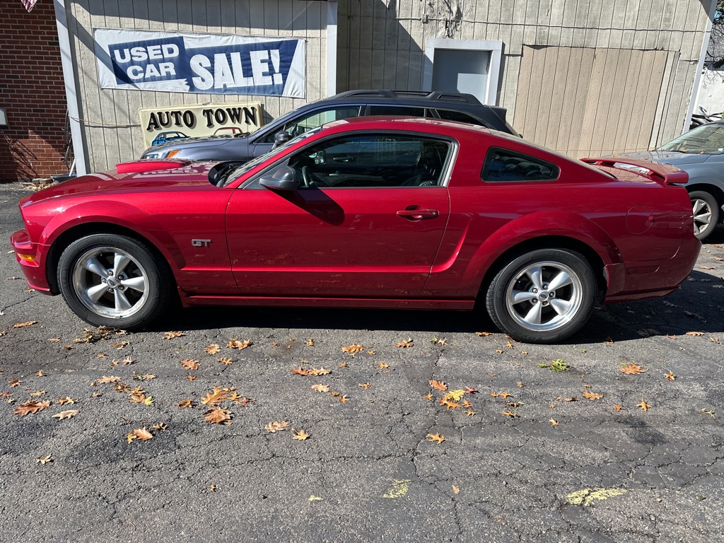 Photo 2 of this FORD MUSTANG