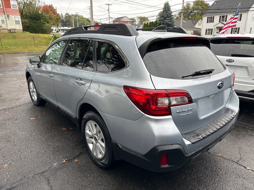 Photo 3 of this SUBARU OUTBACK