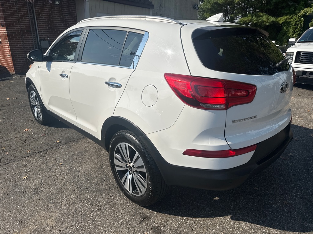 Photo 3 of this KIA SPORTAGE