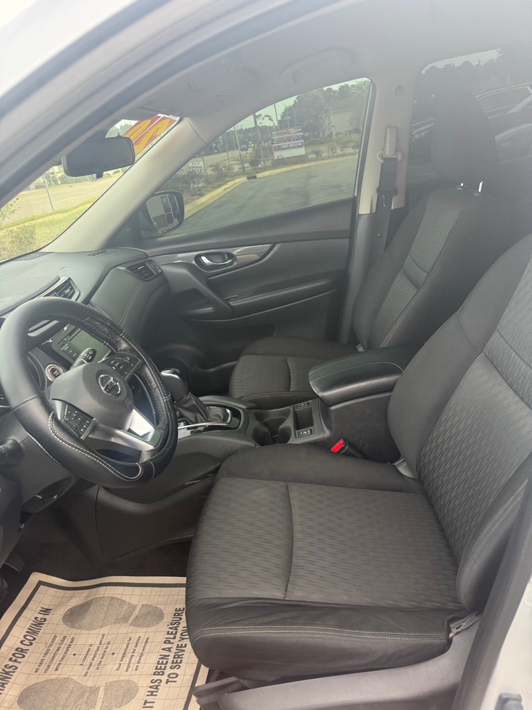 Photo 12 of this NISSAN ROGUE