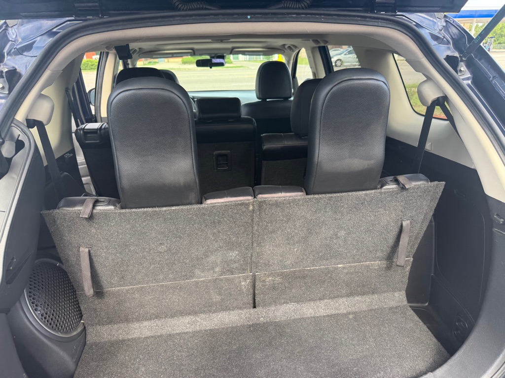 Photo 12 of this MITSUBISHI OUTLANDER
