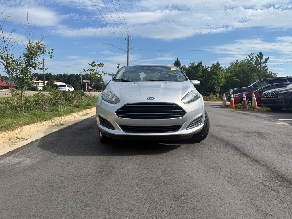 Photo 2 of this FORD FIESTA