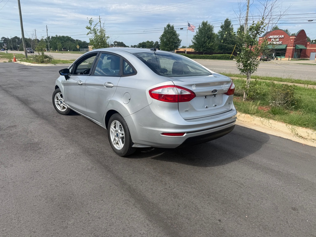 Photo 7 of this FORD FIESTA