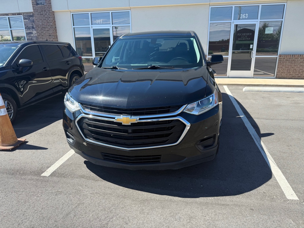 Photo 2 of this CHEVROLET TRAVERSE