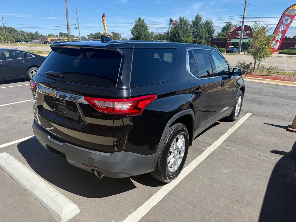 Photo 4 of this CHEVROLET TRAVERSE