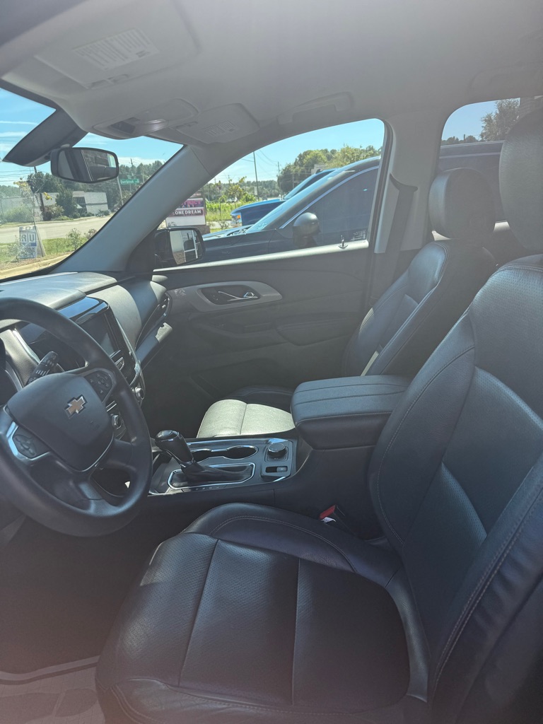 Photo 9 of this CHEVROLET TRAVERSE