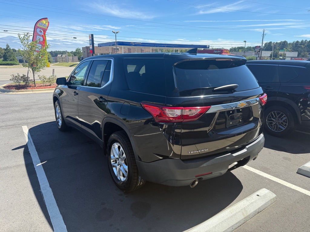 Photo 6 of this CHEVROLET TRAVERSE