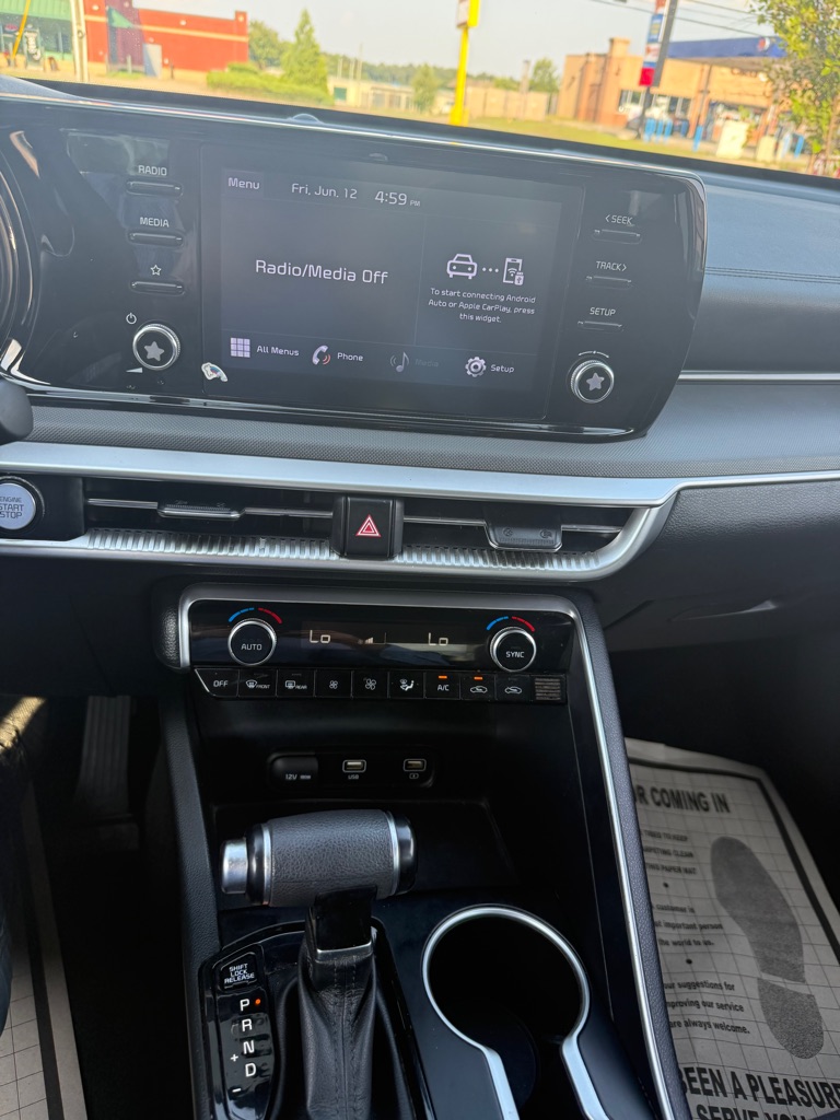 Photo 11 of this KIA K5