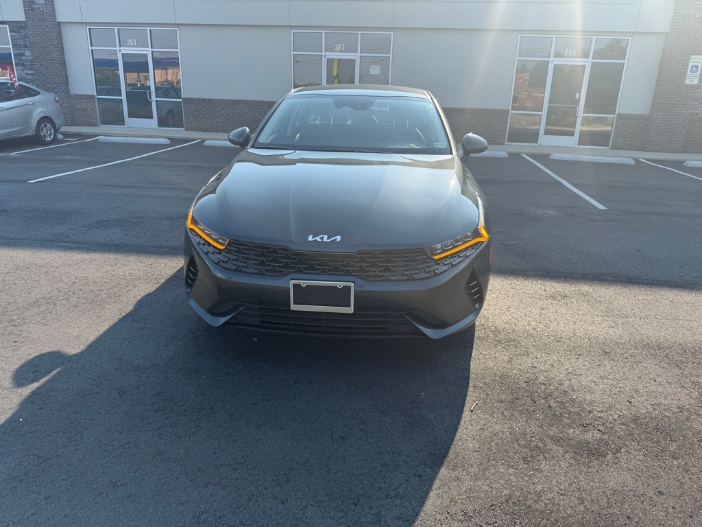 Photo 2 of this KIA K5