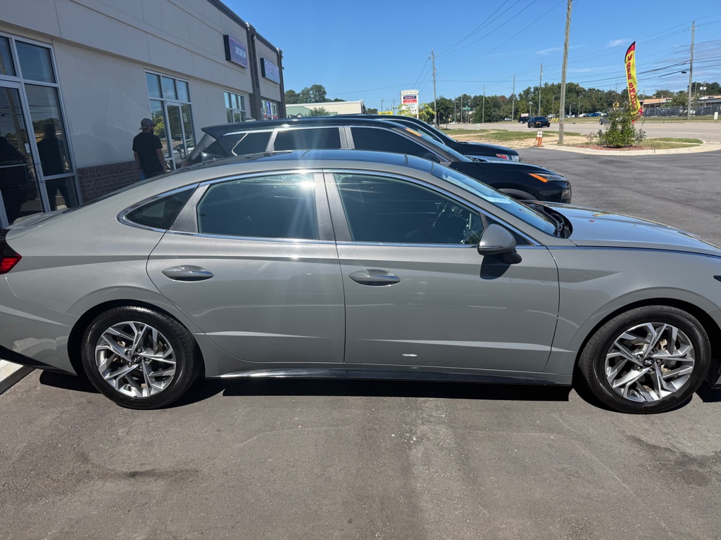 Photo 4 of this HYUNDAI SONATA
