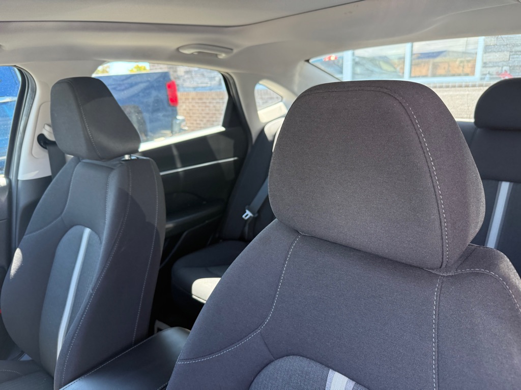 Photo 12 of this HYUNDAI SONATA