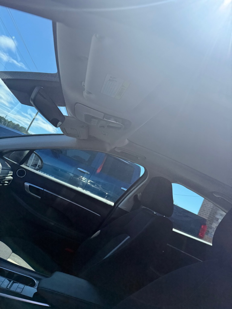 Photo 11 of this HYUNDAI SONATA