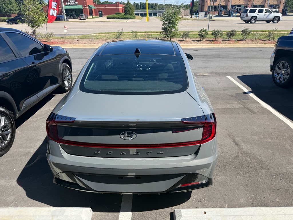 Photo 6 of this HYUNDAI SONATA
