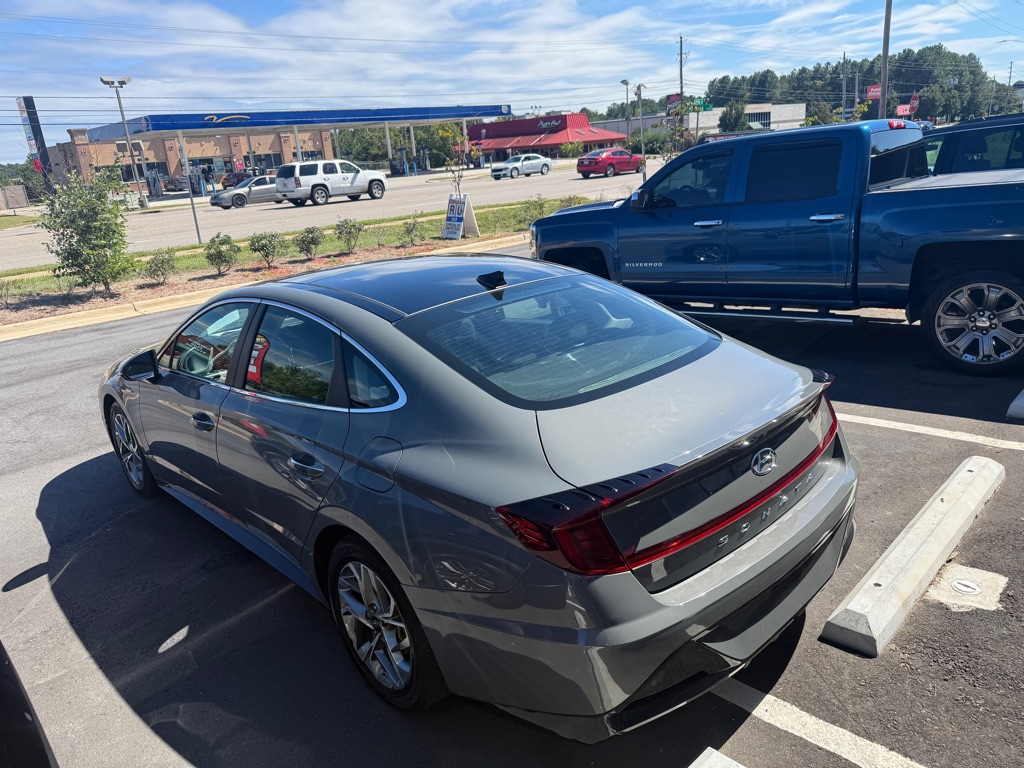 Photo 7 of this HYUNDAI SONATA