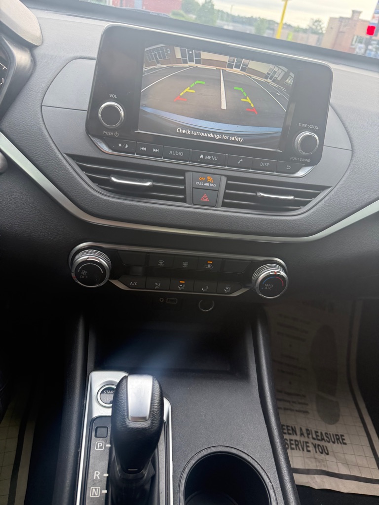Photo 11 of this NISSAN ALTIMA