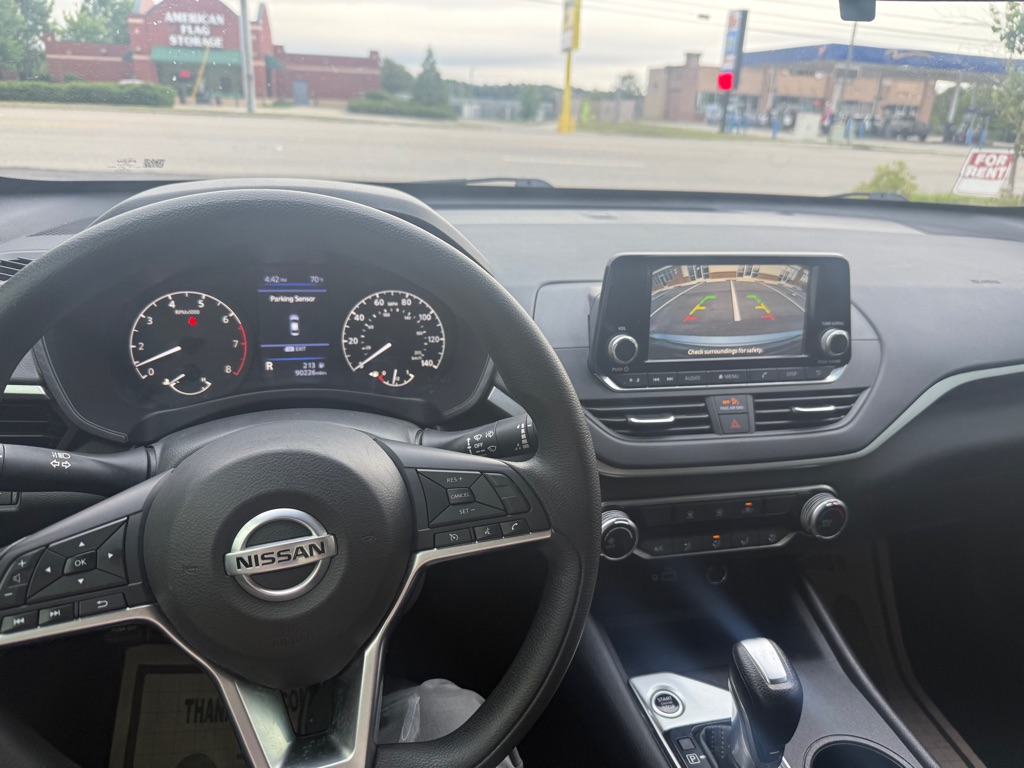 Photo 10 of this NISSAN ALTIMA