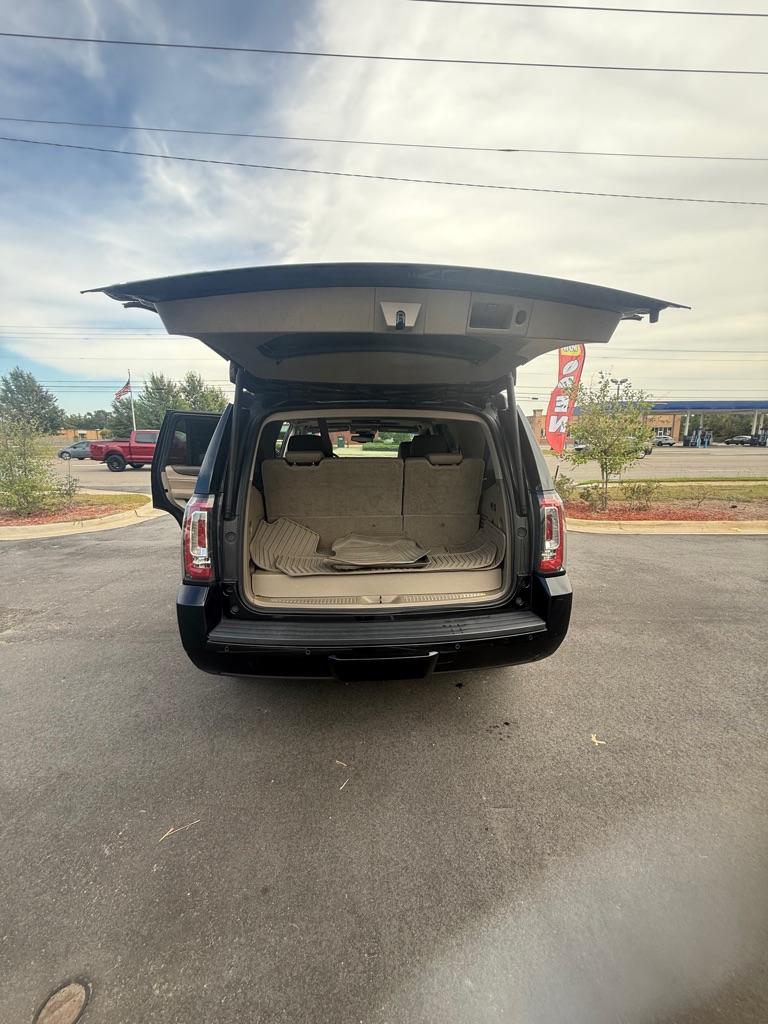Photo 16 of this GMC YUKON