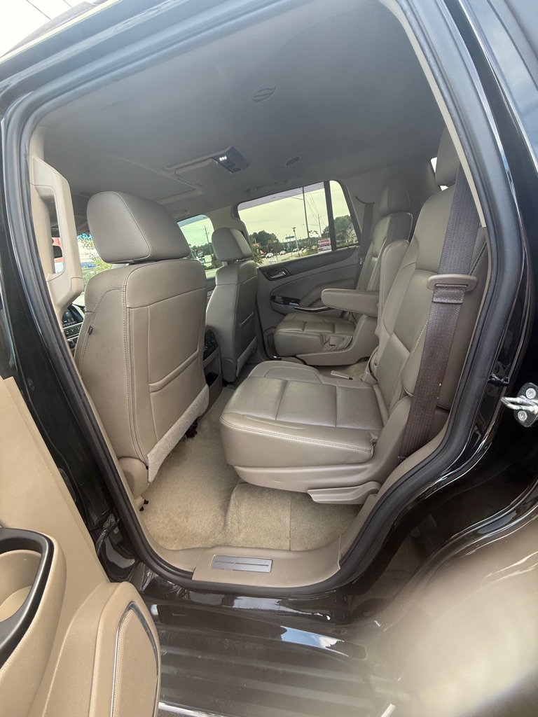 Photo 15 of this GMC YUKON