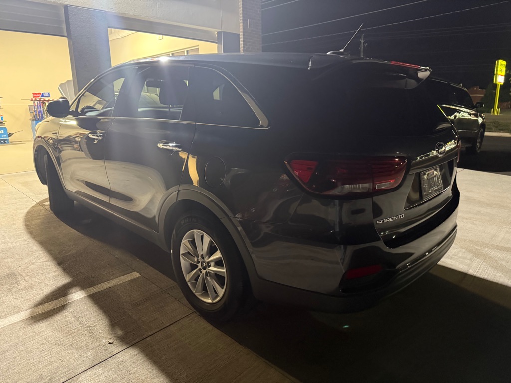 Photo 14 of this KIA SORENTO