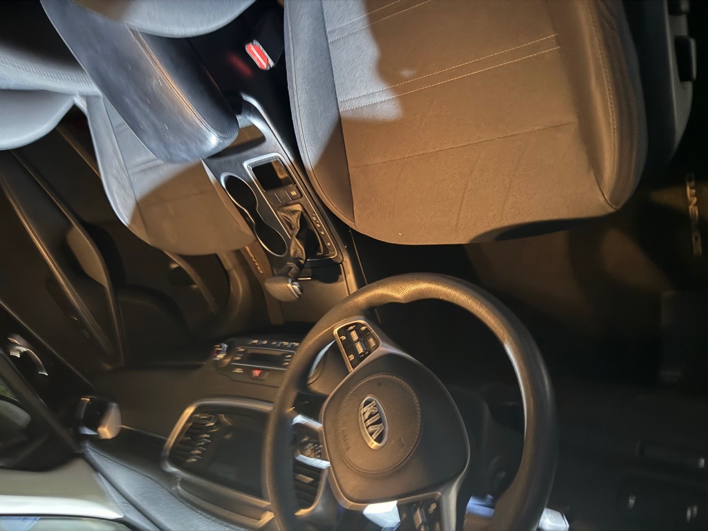 Photo 16 of this KIA SORENTO