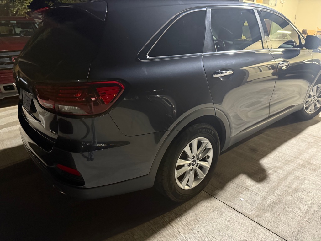 Photo 13 of this KIA SORENTO