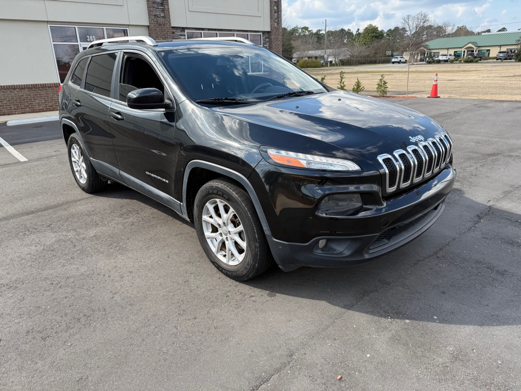 Photo 2 of this JEEP CHEROKEE