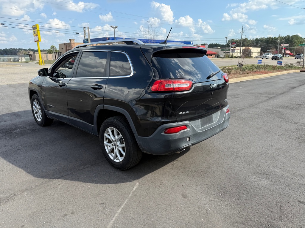 Photo 5 of this JEEP CHEROKEE