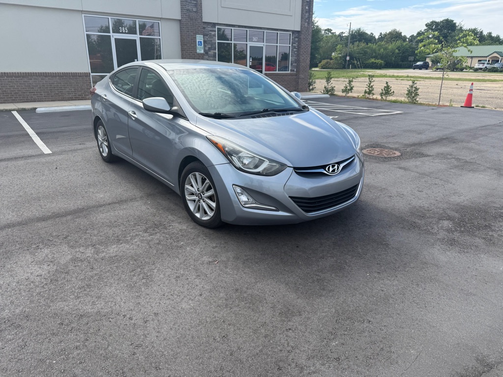 Photo 3 of this HYUNDAI ELANTRA