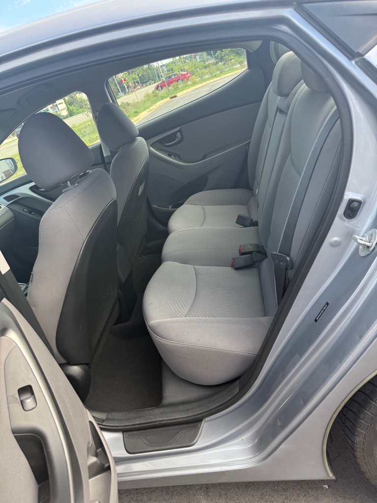 Photo 22 of this HYUNDAI ELANTRA