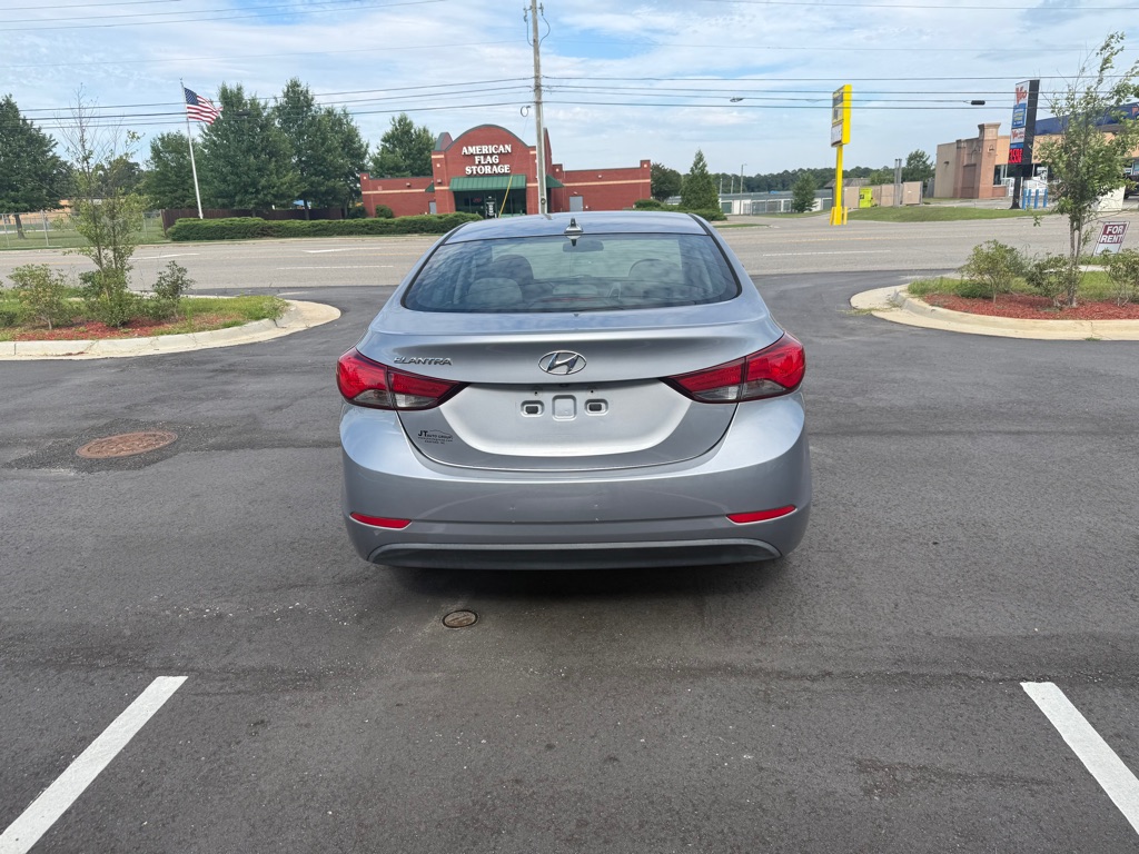 Photo 6 of this HYUNDAI ELANTRA