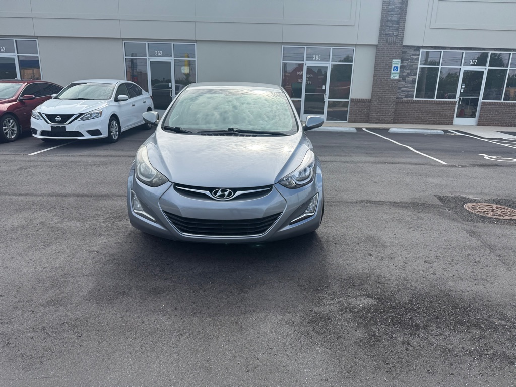 Photo 2 of this HYUNDAI ELANTRA