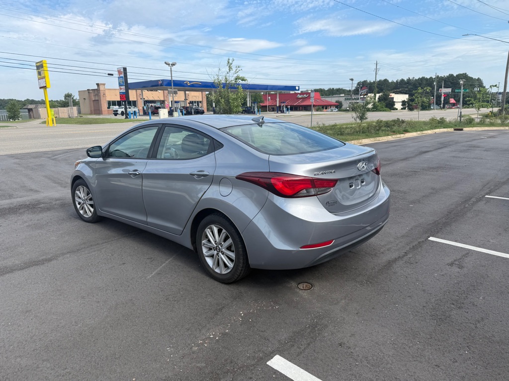 Photo 18 of this HYUNDAI ELANTRA
