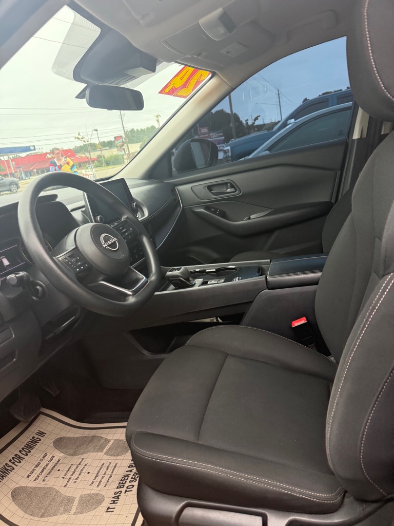 Photo 10 of this NISSAN ROGUE