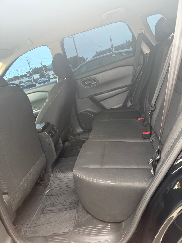 Photo 11 of this NISSAN ROGUE