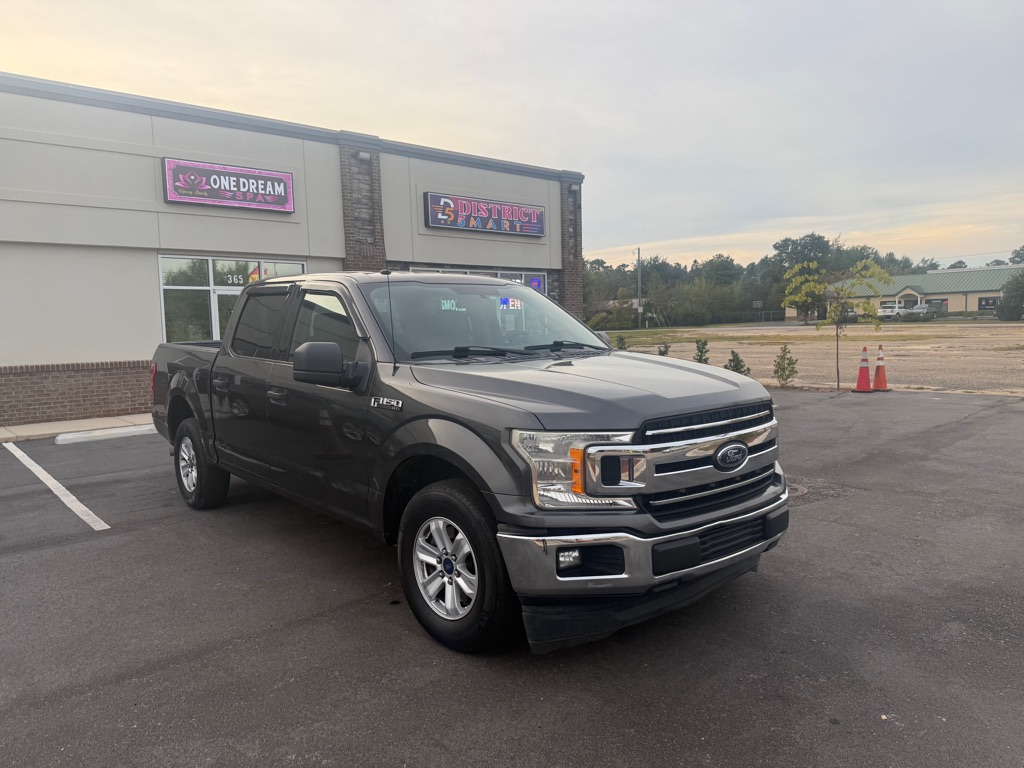 Photo 3 of this FORD F150