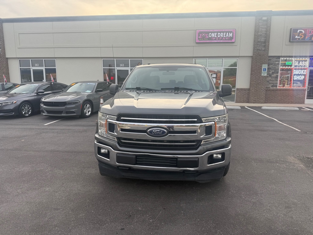 Photo 2 of this FORD F150