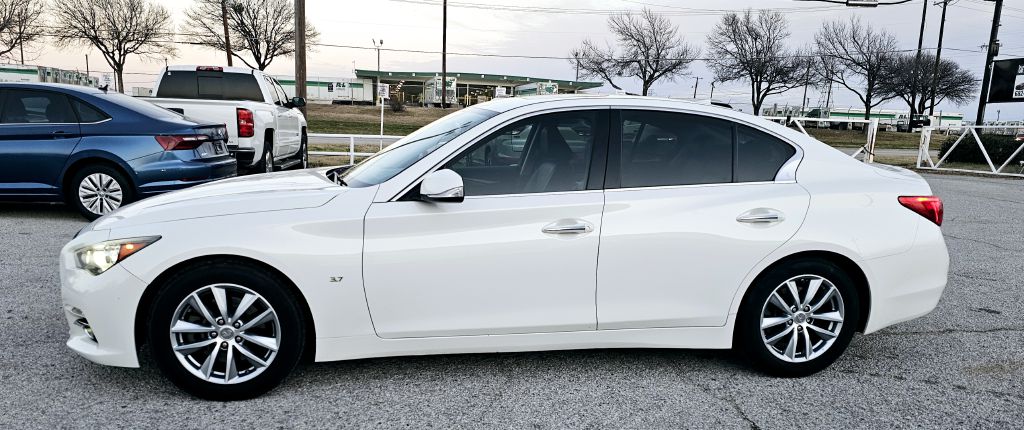 Photo 3 of this INFINITI Q50