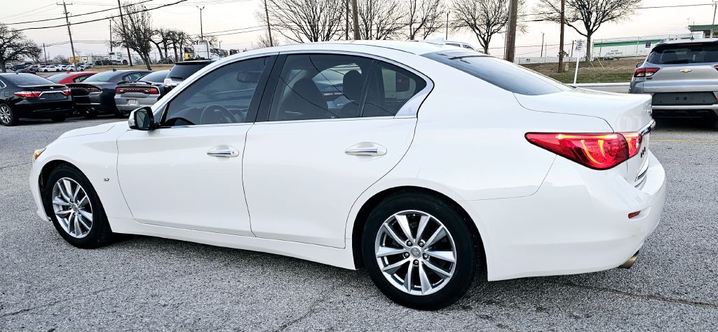 Photo 4 of this INFINITI Q50