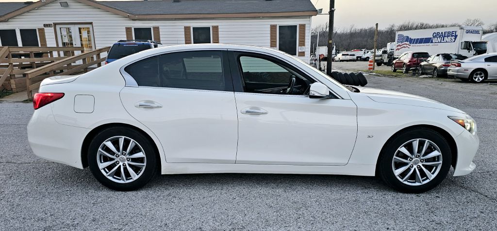 Photo 8 of this INFINITI Q50