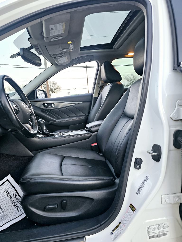 Photo 12 of this INFINITI Q50