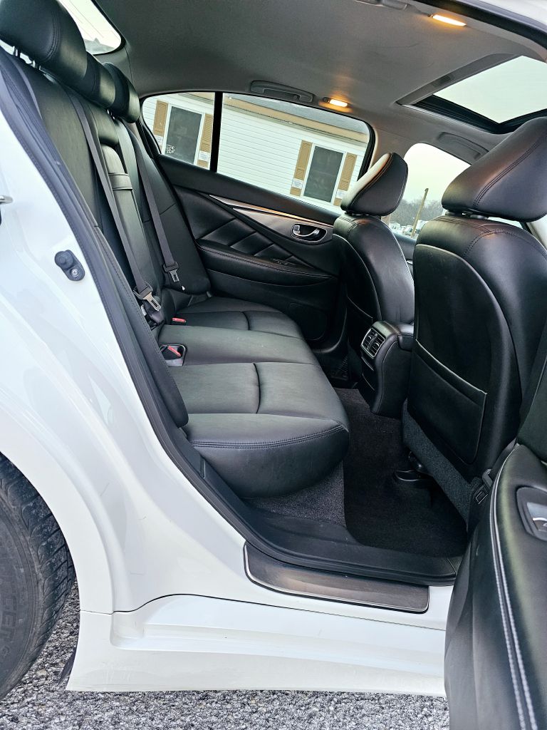 Photo 14 of this INFINITI Q50
