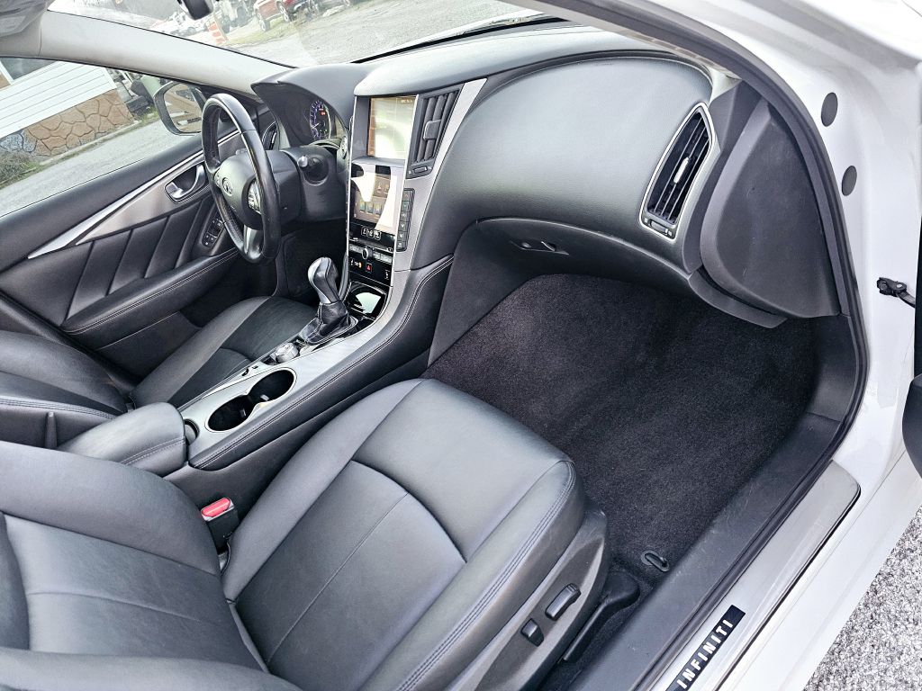 Photo 15 of this INFINITI Q50