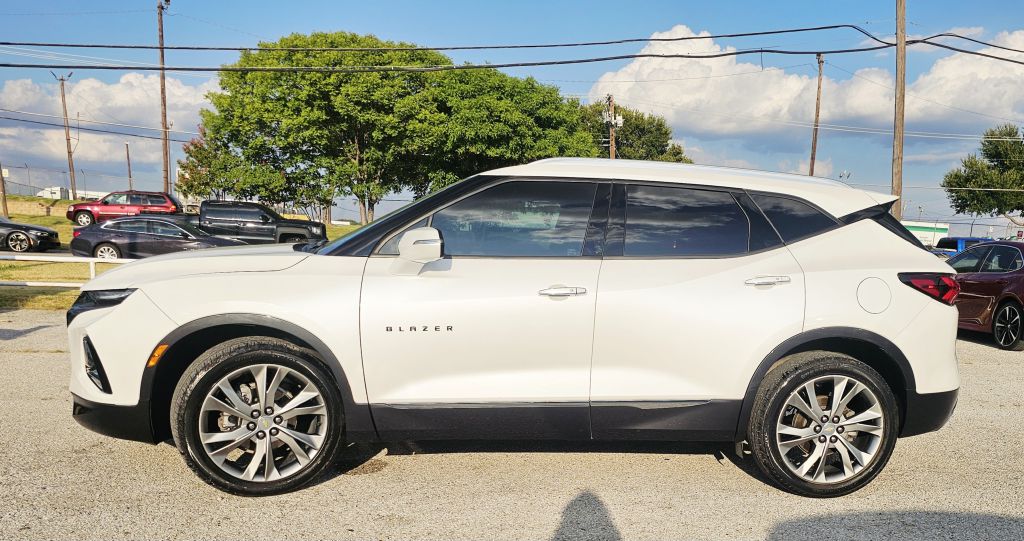 Photo 4 of this CHEVROLET BLAZER