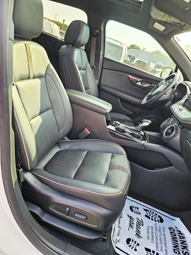 Photo 21 of this CHEVROLET BLAZER