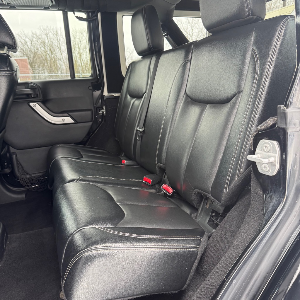 Photo 23 of this JEEP WRANGLER UNLIMI