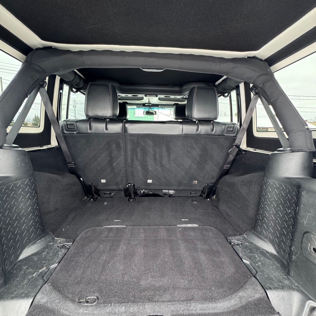 Photo 25 of this JEEP WRANGLER UNLIMI