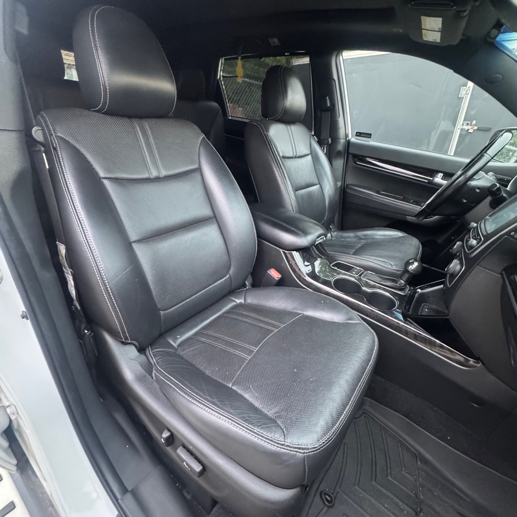 Photo 6 of this KIA SORENTO