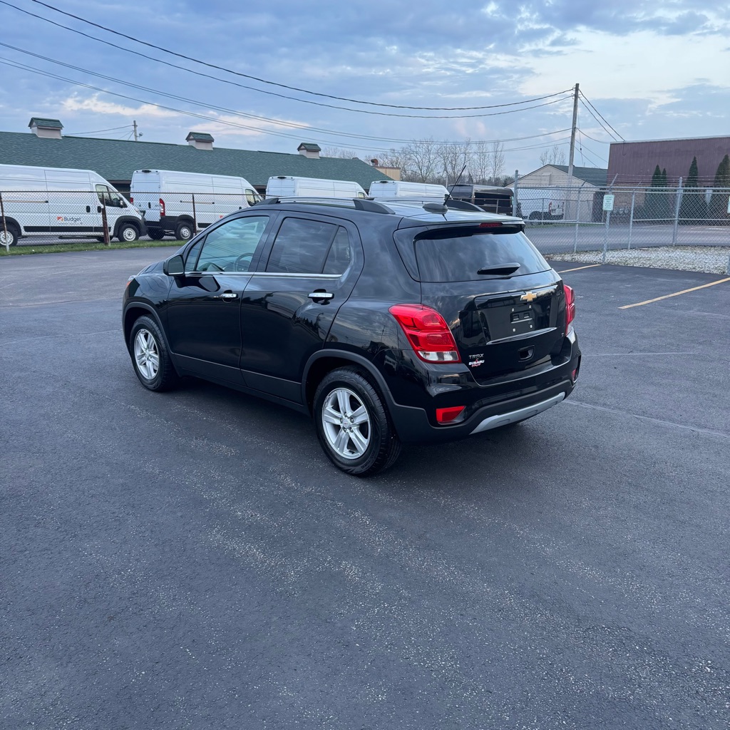 Photo 3 of this CHEVROLET TRAX